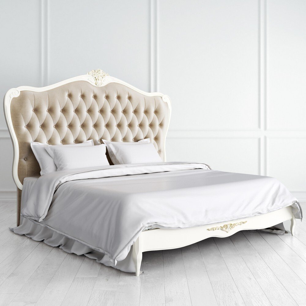 Кровать с мягким изголовьем 180*200