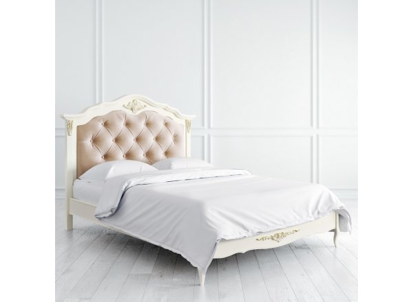 Кровать с мягким изголовьем 140*200