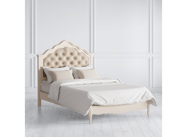 Кровать с мягким изголовьем 140*200