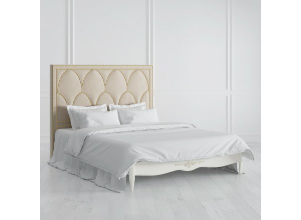Кровать с мягким изголовьем 160*200
