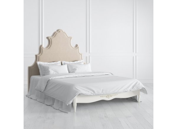 Кровать с мягким изголовьем 160*200