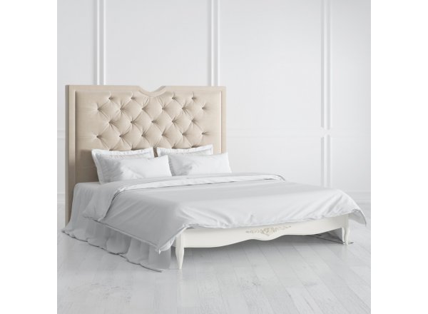 Кровать с мягким изголовьем 180*200