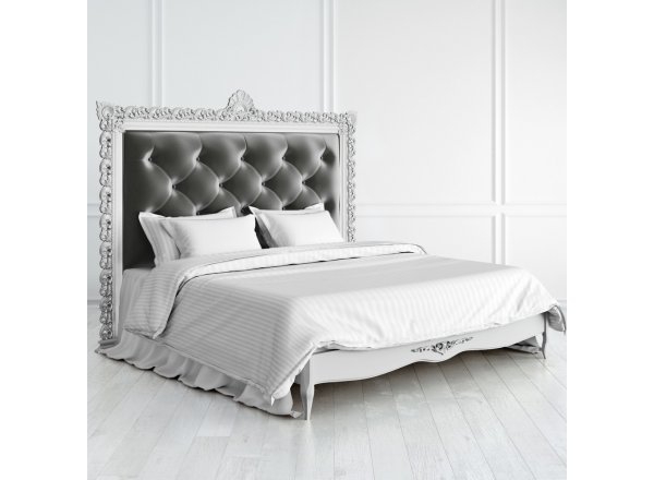 Кровать с мягким изголовьем 180*200