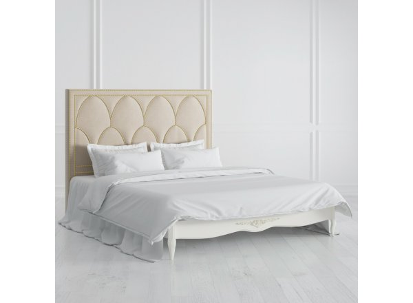 Кровать с мягким изголовьем 180*200