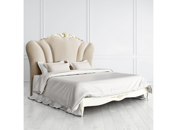 Кровать с мягким изголовьем 180*200
