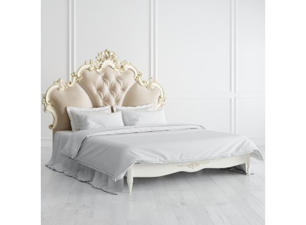 Кровать с мягким изголовьем 180*200