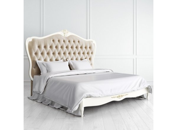 Кровать с мягким изголовьем 180*200