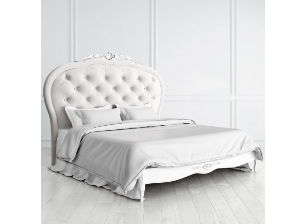 Кровать с мягким изголовьем 180*200